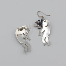Load image into Gallery viewer, Native American Handcrafted Earrings